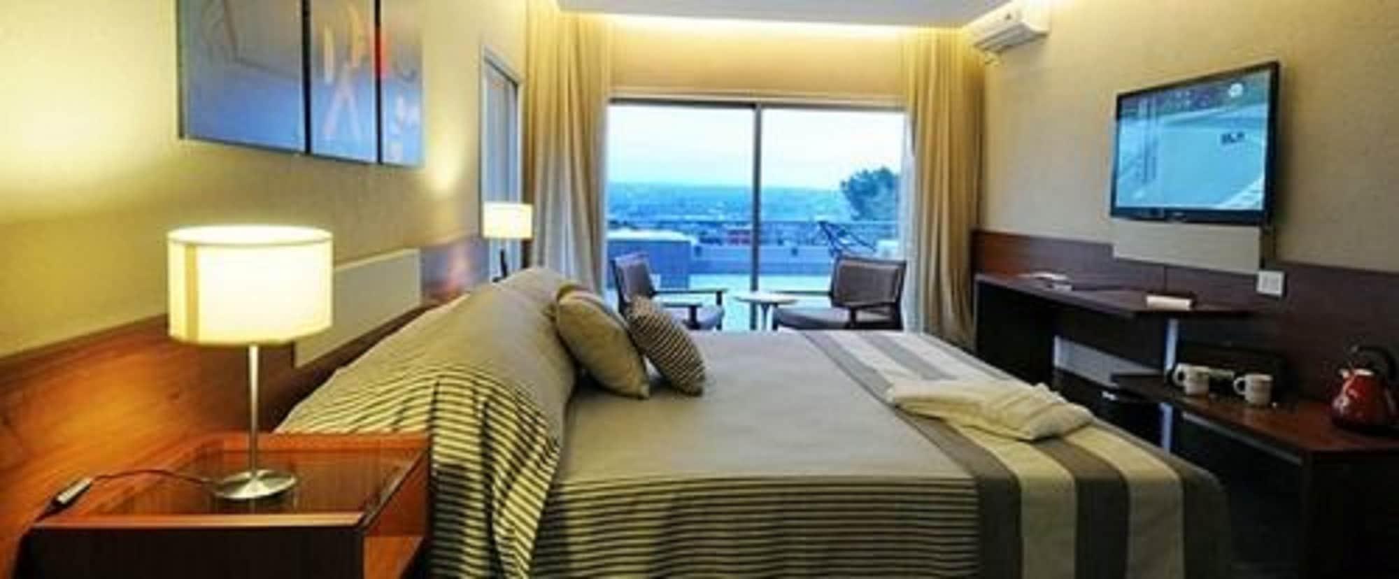 Pinares Panorama Suites, Spa & Convention Center Villa Carlos Paz Bagian luar foto
